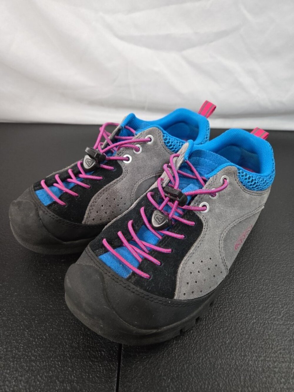 Keen Women's Hiking Shoes 8 Grey, Black, And Blue With Purple Laces